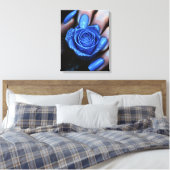 Glitzernde Blaue Rose mit Passenden Nägeln Leinwanddruck (Insitu (Schlafzimmer))