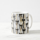Glitzy Gold Silver Black Ribbons Bows Kaffeetasse (VorderseiteRechts)
