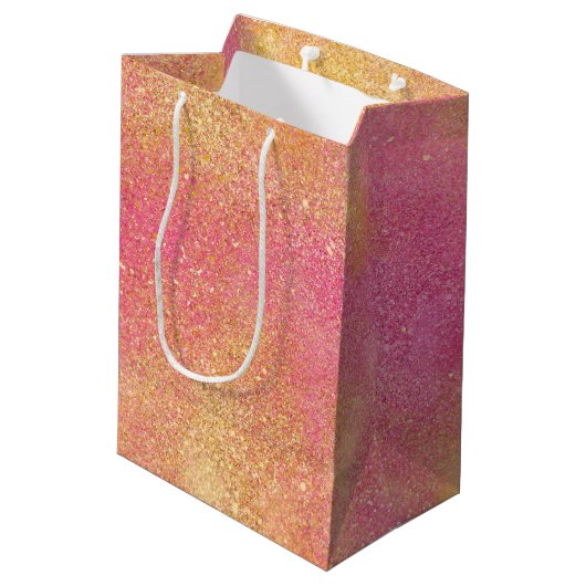 Glitzy Pink Gold Sparkle und Shine Mittlere Geschenktüte (Rückseite Schrägansicht)
