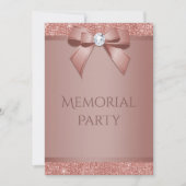 Glitzy Rose Gold Bow & Gem Memorial Party Einladung (Vorderseite)