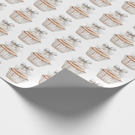 Glitzy Silver White Cupcakes Bow Birthday Geschenkpapier (Ecke)