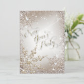 Glitzy Snowflakes Gold Silvester Party Einladung (Stehend Vorderseite)