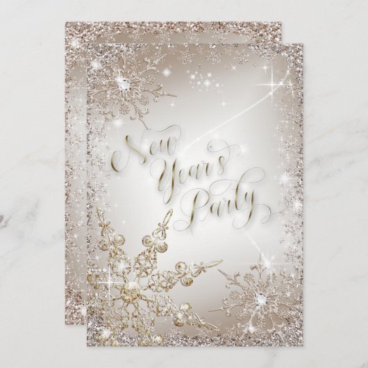 Glitzy Snowflakes Gold Silvester Party Einladung (Vorne/Hinten)