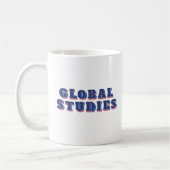 Globale Studien mit blauen Buchstaben Kaffeetasse (Links)