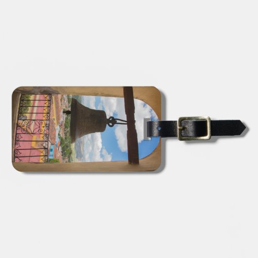 Glocke in einem Kirchturm, Kuba Gepäckanhänger (Vorderseite horizontal)