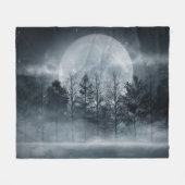 Gloomy Dark Forest: Moonlit Scene Fleecedecke (Vorderseite (Horizontal))