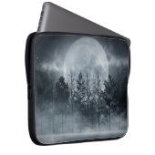 Gloomy Dark Forest: Moonlit Scene Laptopschutzhülle (Vorne Rechts)