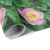 Glossy Pink Peony mit Green Blätter Craft Geschenkpapier (Rolleneckpunkt)