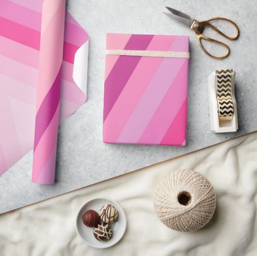 Glossy Wrapping Paper Pink Stripe Geschenkpapier (Kunsthandwerk)