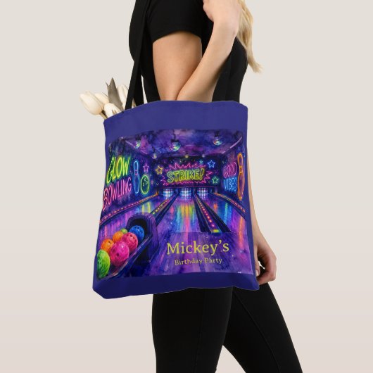 Glow Bowling Teenager Geburtstagsfeier Tasche (Von Nahem)