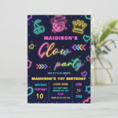 Glow Party Neon Bunte Geburtstagsparty Einladung (Stehend Vorderseite)