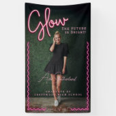 Glow The Future is Bright Fun Pink Neon Abschluss Banner (Vertikal)
