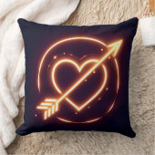 glowing image of a heart with cupid's arrow kissen (Decke)