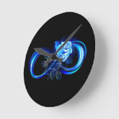Glowing infinity with blue rose runde wanduhr (Winkel)