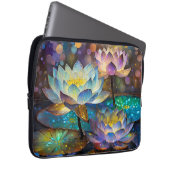 Glowing Lotus Flowers Trio Laptopschutzhülle (Vorne Rechts)