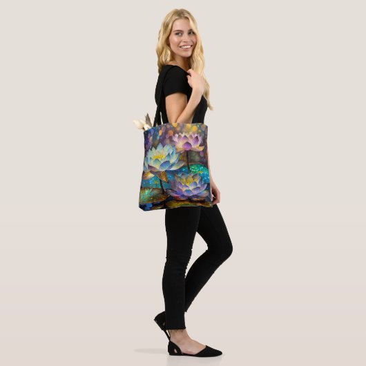 Glowing Lotus Flowers Trio Tasche (Am Model)