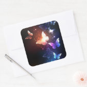 Glowing Night Butterflies Quadratischer Aufkleber (Umschlag)