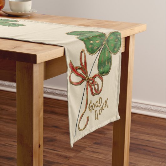 Glück beim irischen St. Patrick's Table Runner Kurzer Tischläufer (Beispiel)