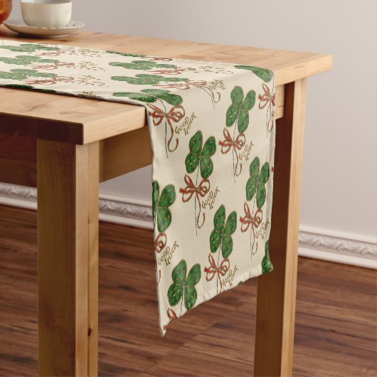 Glück beim irischen St. Patrick's Table Runner Kurzer Tischläufer (Beispiel)