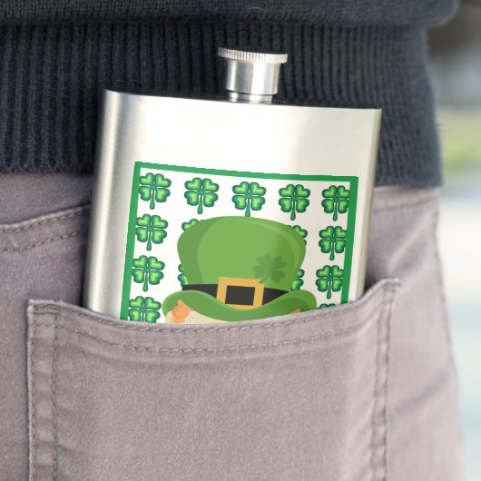 Glück des irischen Leprechaun und Kleeblatts Flachmann (Beispiel)