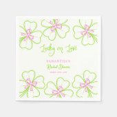 Glück im Liebeskleeblatt Rosa Grüne  Brautparty Serviette (Vorderseite)