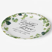 Glück in der Liebe Brautparty Grünes Kleeblatt Pappteller (Schrägansicht)