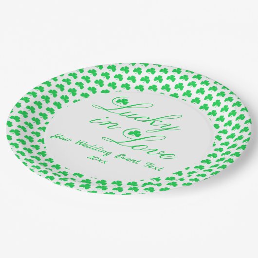 Glück in der Liebe Pappteller (Schrägansicht)