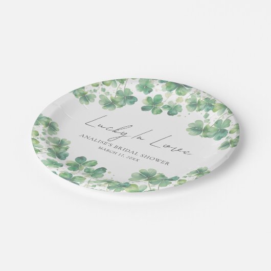 Glück in der Liebe St. Patrick's Day Brautparty Pappteller (Schrägansicht)