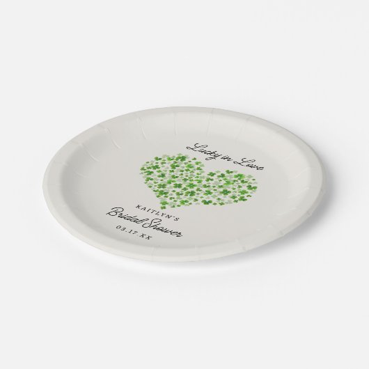 Glück in der Liebe St. Patrick's Day Brautparty Pappteller (Schrägansicht)