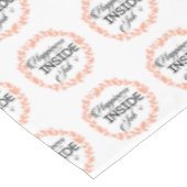 Glück ist ein innerer Arbeitskampf Tischdecke (Schrägansicht)