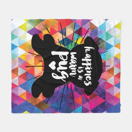 Glück ist ein warmer Mops auf bunten Pyramiden Fleecedecke (Vorderseite (Horizontal))