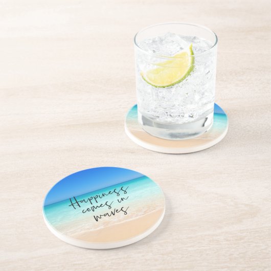 Glück kommt in Waves Beach Zitat Getränkeuntersetzer (Seite)