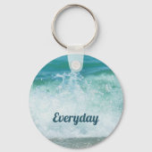 Glück kommt in WAVES Seas the Day Schlüsselanhänger (Rückseite)