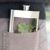Glück oder Entschlossenheit? St. Patricks Day Sham Flachmann (Beispiel)