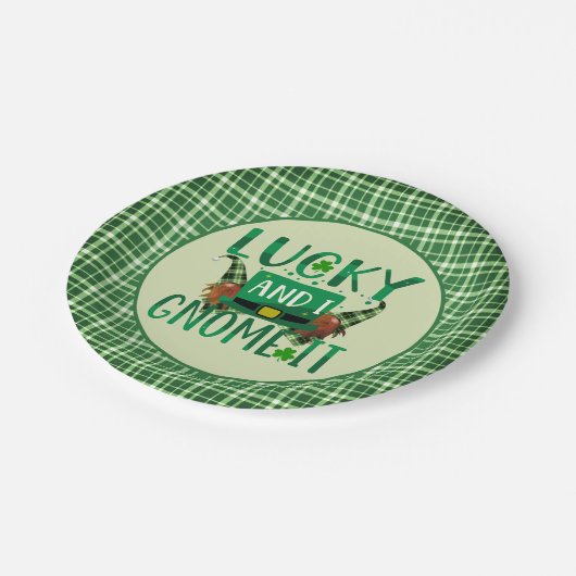 Glück und ich machen es St. Patricks Day Party Pappteller (Schrägansicht)