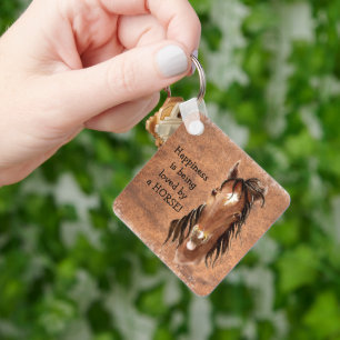 Glück wird von einem HORSE Custom geliebt Schlüsselanhänger