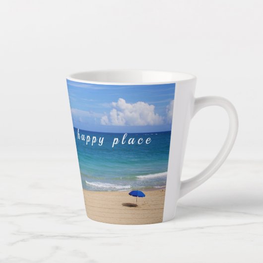 Glücklich am Strand / Meer und Sand Latte Tasse (Rechts)