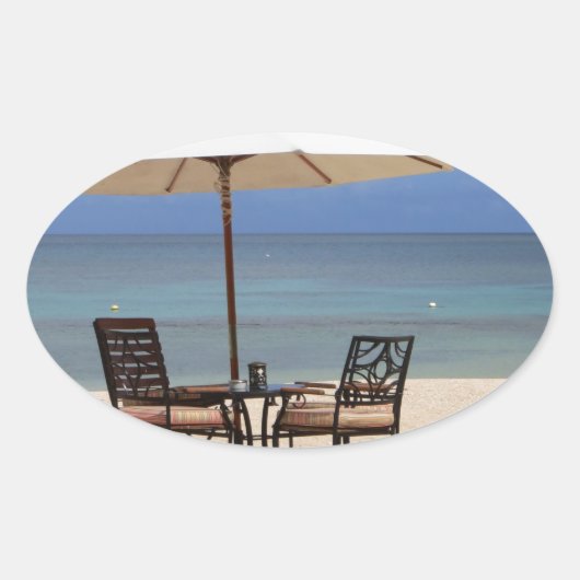 Glücklich Draußen Ovaler Aufkleber (Vorderseite)