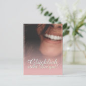 Glücklich, du Arsch! - Rosé Feiertagspostkarte (Stehend Vorderseite)