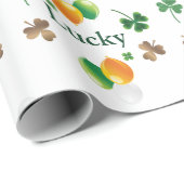 Glücklich - Funny St. Patrick's Day Geschenkpapier (Rolleneckpunkt)