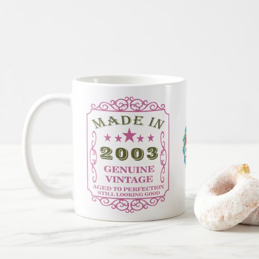 Glücklich Geburtstag 2003 Name Datum Vintag rosa Kaffeetasse (Mit Donut)