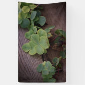 Glücklich oder bestimmt? St. Patricks Day-Kleeblät Banner (Vertikal)