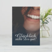 Glücklich steht Dir gut! - Blau (Stehend Vorderseite)