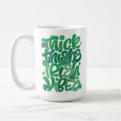 Glücklich "Thick Thighs Irish Vibes" St. Patrick's Kaffeetasse (Links)