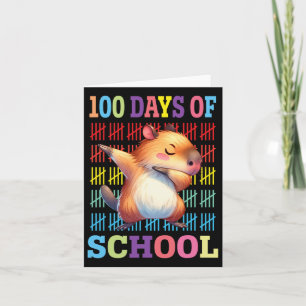 Glückliche 100 Tage Schulkinder, die die Guinea Sc Karte