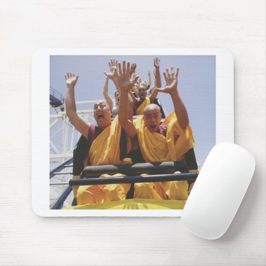 Glückliche buddhistische Mönche auf einem Roller-U Mousepad (Mit Mouse)