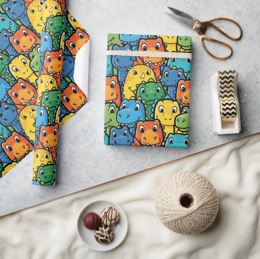 Glückliche Dinosaurier-Gesichter Überfülltes Muste Geschenkpapier (Kunsthandwerk)