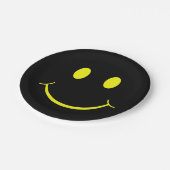 Glückliche Gesichtserkennung| Schwarzgelb Pappteller (Schrägansicht)