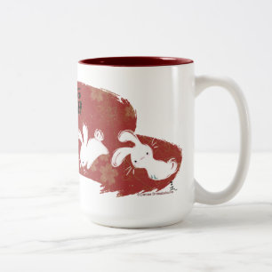 Glückliche Häschenbrushstroke-Tasse (rot) Zweifarbige Tasse