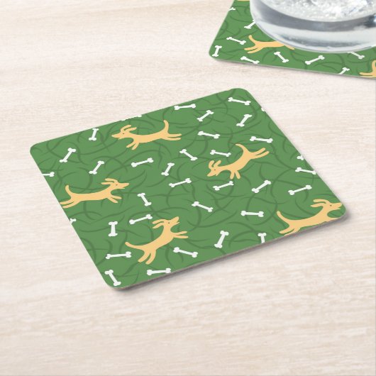 glückliche Hunde mit Knochenhintergrund Rechteckiger Pappuntersetzer (angewinkelt)